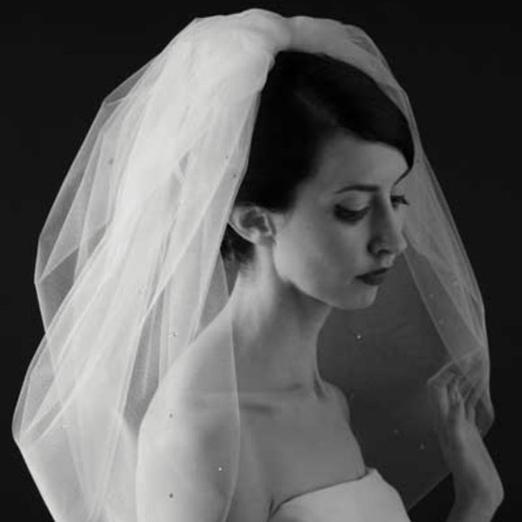 Sara Gabriel Ivory Bridal Veil - Picture 3 of 7